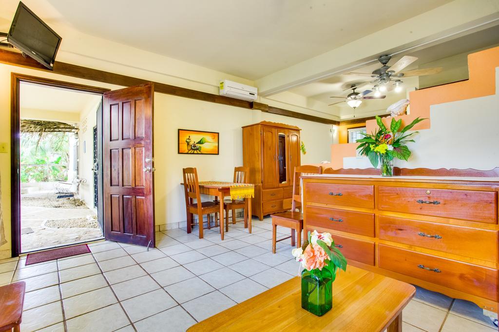Hotel Buttonwood Belize à Hopkins Extérieur photo